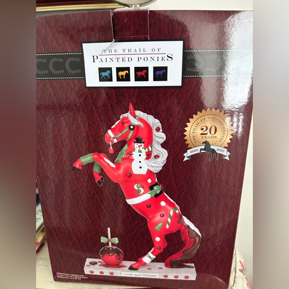 Trail of Painted Ponies Candy Apple Christmas Figurine. New in… - Picture 1 of 1